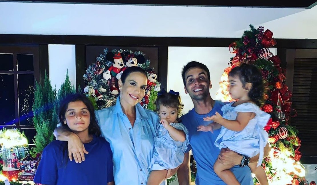Ivete Sangalo celebra Natal com foto rara em família