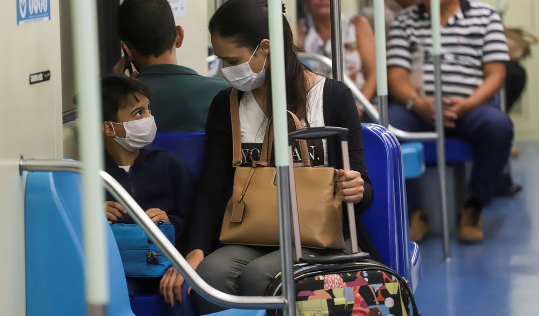 Especialistas alertam: uso de máscaras protege, mas apenas o isolamento salva