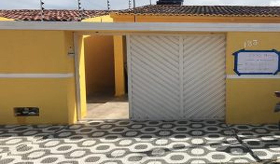 Dois homens assaltam CRAS e levam celulares e uma moto em Arapiraca