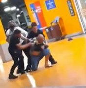 [Vídeo] Homem negro morre após ser espancado em supermercado de Porto Alegre
