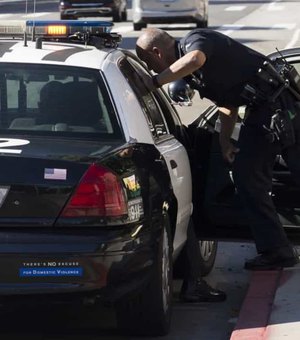 Policial poderá ser preso nos EUA por acariciar cadáver de mulher