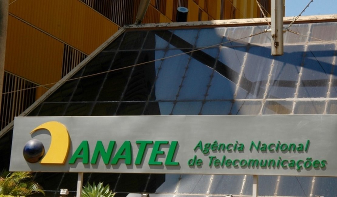 Presidente da Anatel diz que operadoras decidem se vão ou não limitar franquias de internet fixa