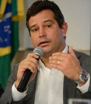 Maurício Quintela confirma candidatura a deputado federal
