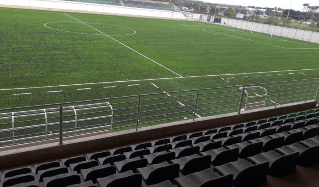 Representantes da FAF visitam complexo esportivo da UFAL e visam parceria com a universidade