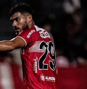 Bruno Silva celebra gol importante pelo CRB