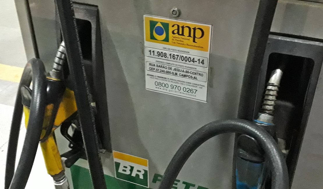 Petrobras anuncia que gasolina nas refinarias terá alta de 0,5% amanhã