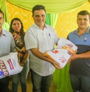 Prefeitura de União dos Palmares entrega mais de 5 Mil quilos de sementes para cultivo de milho e feijão