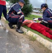 Colisão entre ônibus e cinquentinha deixa feridos em Marechal Deodoro 