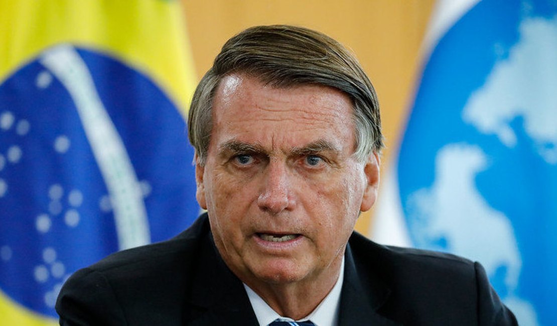 Bolsonaro comemora redução do preço do litro de etanol para R$ 4