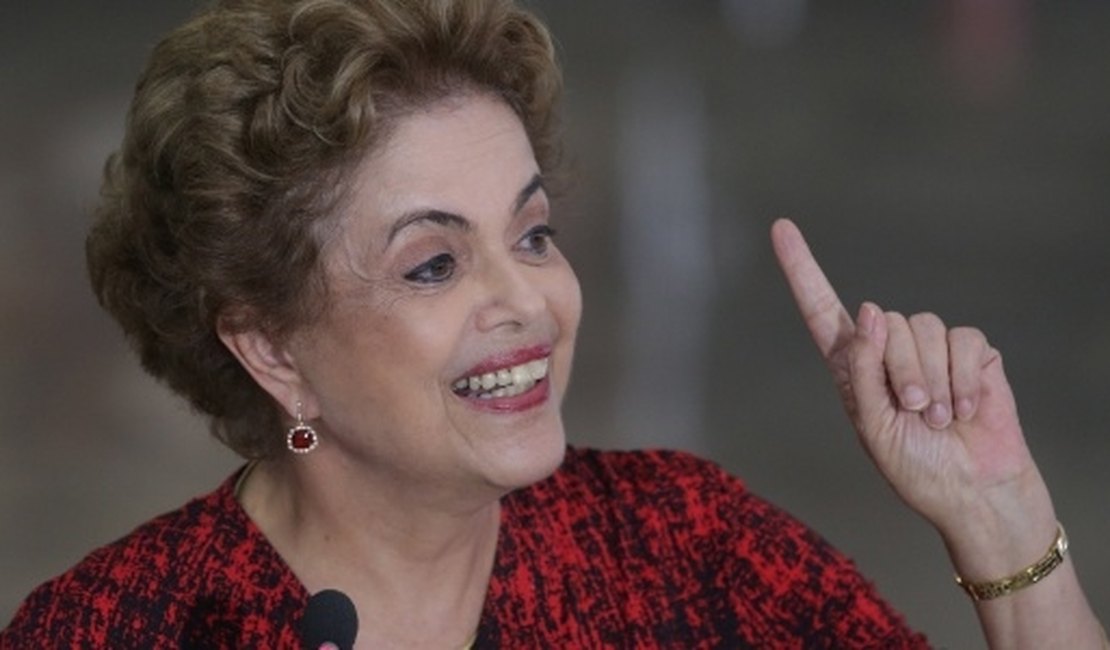 Em 2015, Dilma Rousseff defende lei da terceirização