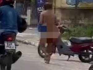 [Vídeo] Homem é flagrado correndo nu pelas ruas de Arapiraca