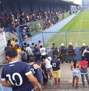 Torcedores invadem campo e interrompem treino do Remo; Direção lamentou