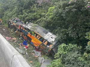 Acidente de ônibus no Paraná deixa 19 mortos