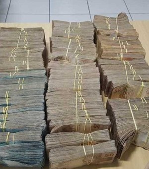 Irmão de deputado do PSDB é detido com R$ 500 mil após sair de banco