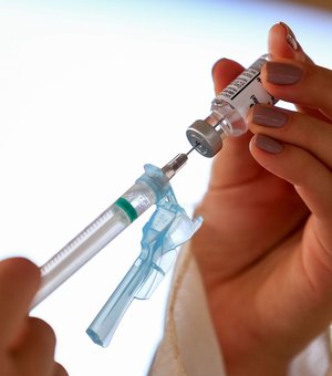 SEMSCS alerta servidores para se vacinarem contra a Covid-19