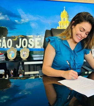 Prefeita de São José da Laje reafirma o compromisso com a Educação e garante o pagamento do Piso Nacional do Magistério a docentes da Rede Municipal