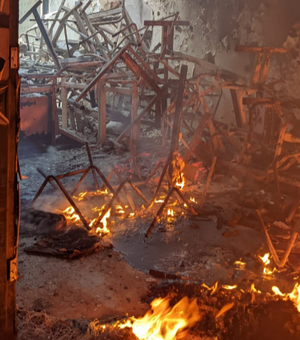 Incêndio é registrado em depósito de escola em Santana do Ipanema
