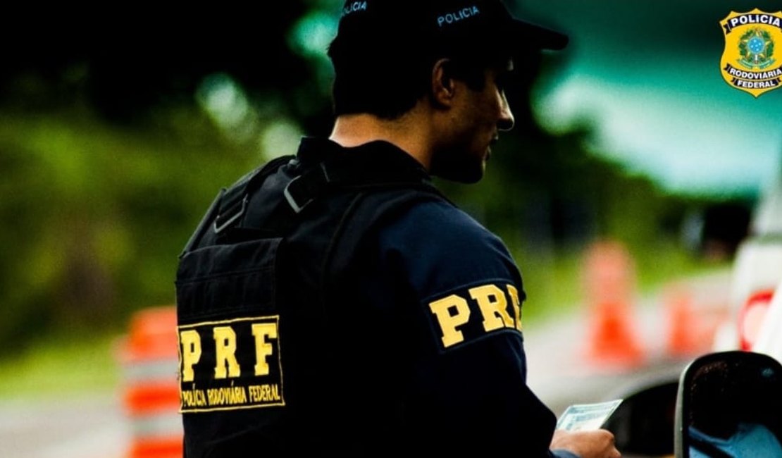 PRF divulga balanço da Operação Proclamação da República 2021 em Alagoas