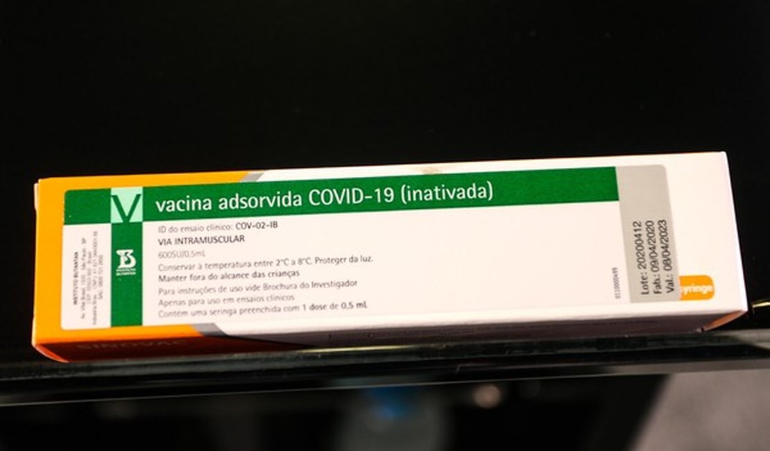 Butantan assina contrato para fornecimento de doses da CoronaVac