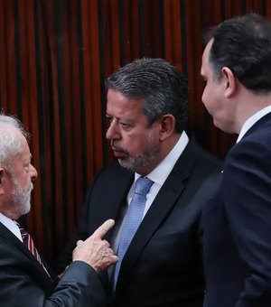 Com expectativa de aprovar PEC da Transição na Câmara, Lula se reúne com Lira em Brasília
