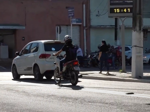 [Vídeo] Motoristas e pedestres pedem reforço na sinalização em cruzamento no Centro de Arapiraca