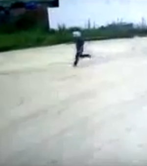 [Vídeo] Policial Militar é baleado após reagir a assalto em Jupi