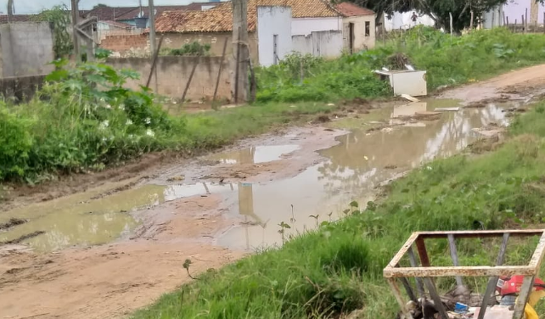 Moradores de loteamento em Arapiraca cobram pavimentação de ruas