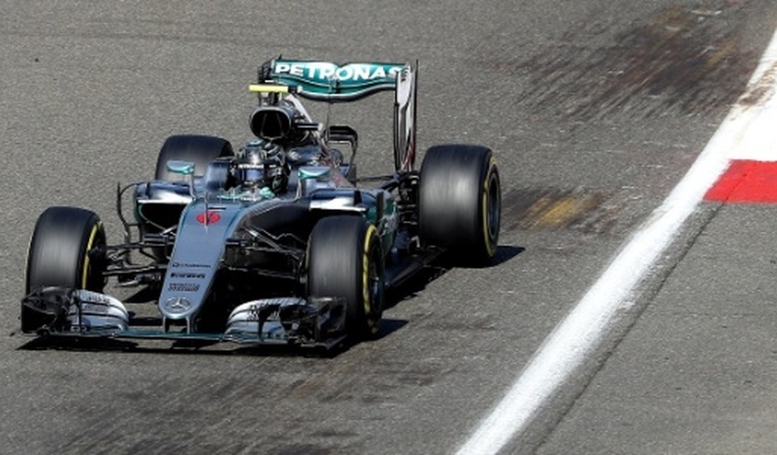 Rosberg faz a pole e campeões amargam a última fila no GP da Bélgica
