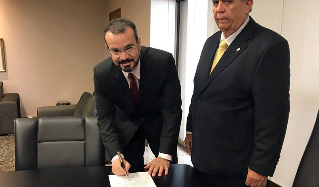 Juiz Carlos Aley Melo toma posse como titular do 1º Juizado de Arapiraca