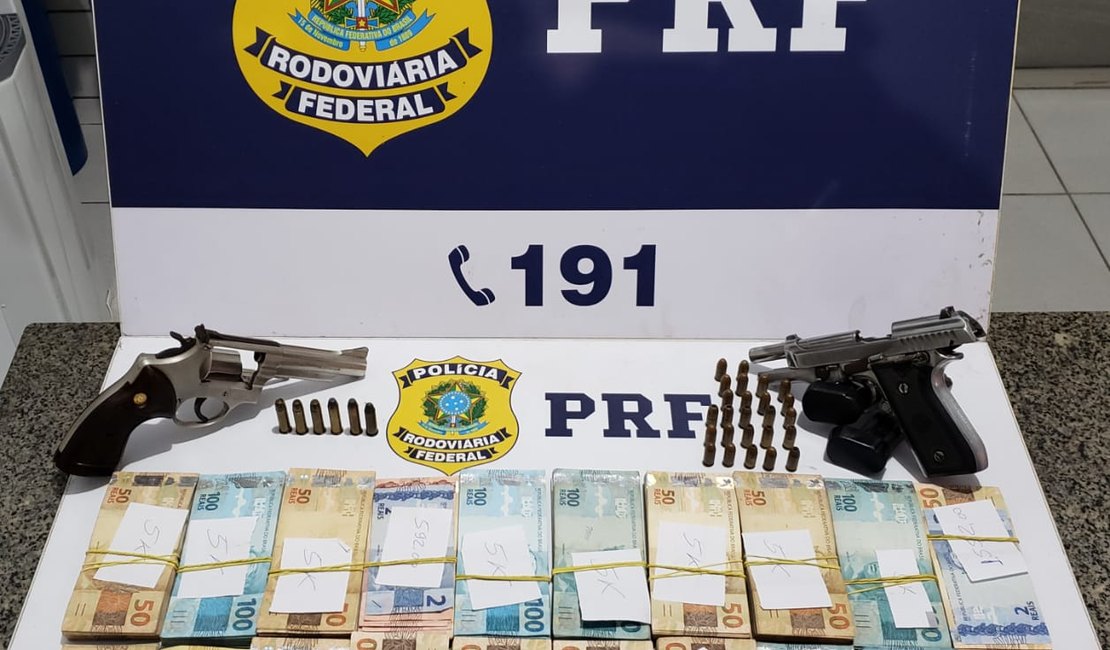 PRF prende dois homens armados e com dinheiro proveniente de jogos de azar