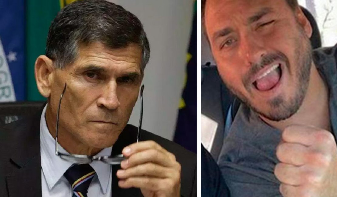 Carlos Bolsonaro iniciou processo de fritura que culminou na queda de Santos Cruz