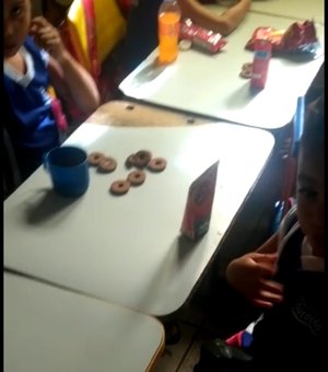  [Vídeo] Merenda escolar é servida sem prato para crianças de Matriz de Camaragibe