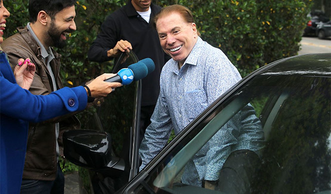 Silvio Santos bate carro no estacionamento do SBT 