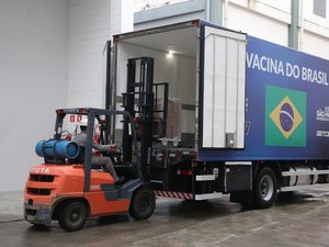 Butantan entrega mais 900 mil doses da CoronaVac após nova liberação da Anvisa