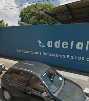 Em Maceió, cadeirante fica ferido ao cair de ônibus em movimento 