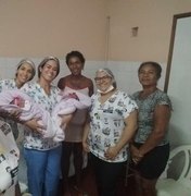 Mãe de seis filhos descobre gêmeas ao dar luz em hospital de Arapiraca