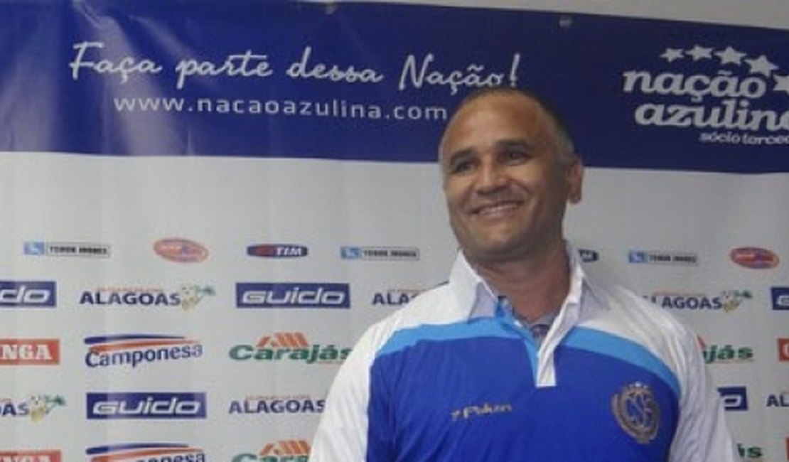 Oliveira Canindé permanecerá no comando do CSA na série D