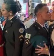 Promotoria vai investigar homofobia após beijos em formatura da PM