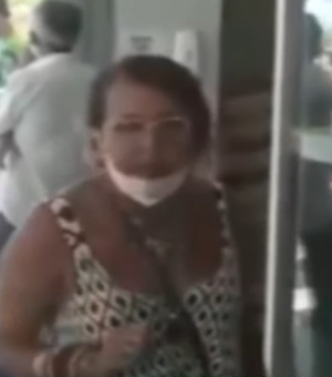 'Sou a maior racista do planeta Terra', diz mulher detida por agressões em agência bancária
