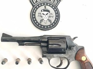 Homem é preso por porte ilegal de arma em Limoeiro de Anadia