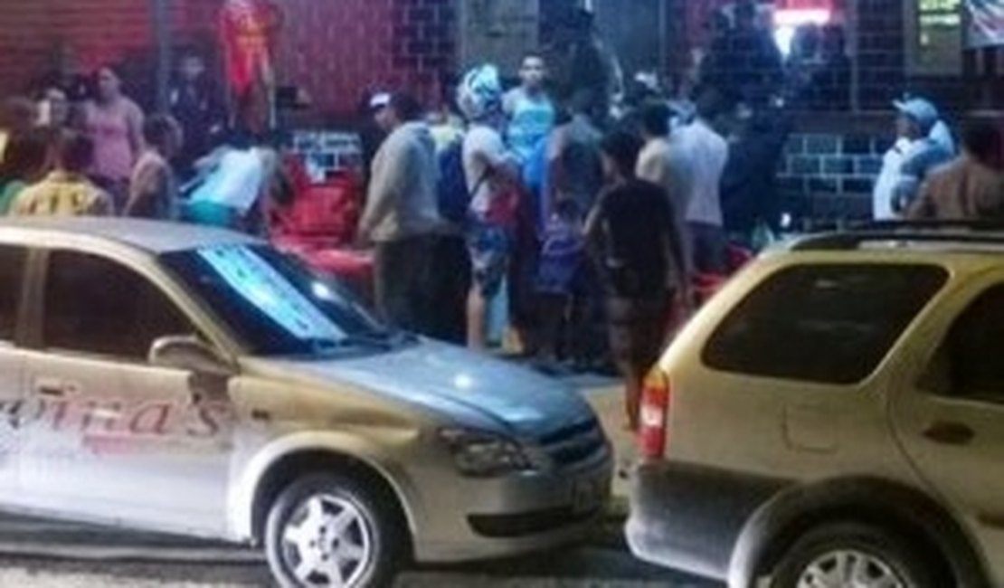 Vítima pede ajuda pelo facebook durante assalto à pizzaria