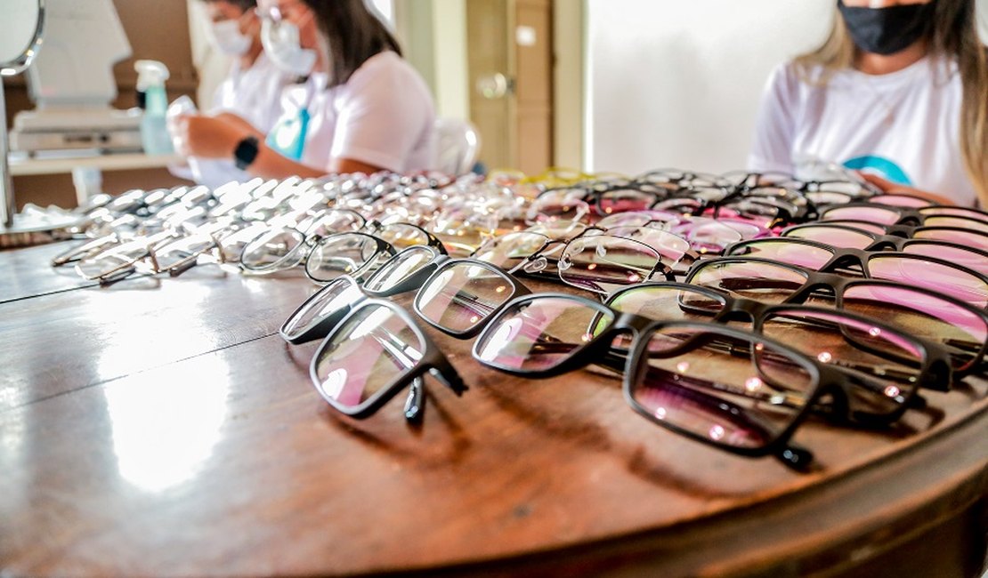 Prefeitura de Penedo e IGPS realizam entrega de óculos para população de baixa renda