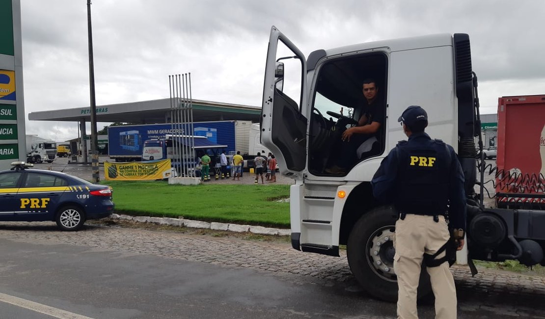PRF encerra Campanha Siga em Frente Caminhoneiro em Alagoas