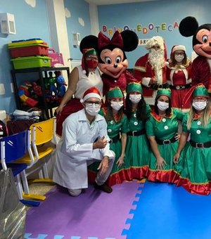 Rimas e animação nas enfermarias encerram programação natalina no HE do Agreste
