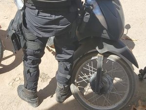 Policiais da Rocam prendem homem que conduzia moto com queixa de roubo em Arapiraca