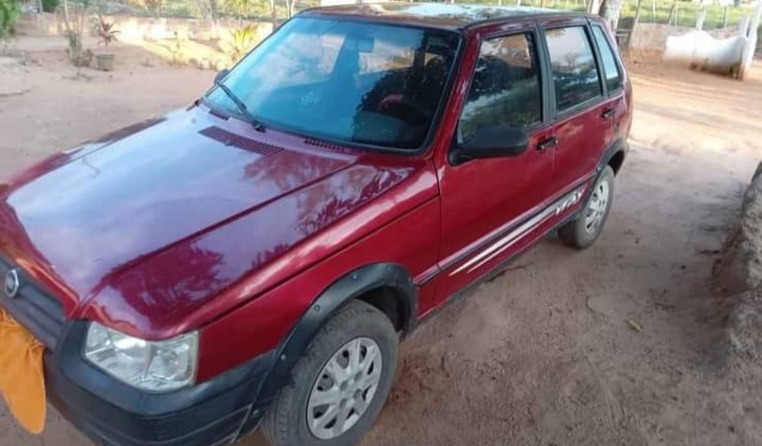 Criminosos armados rendem motorista e roubam veículo na zona rural de Arapiraca