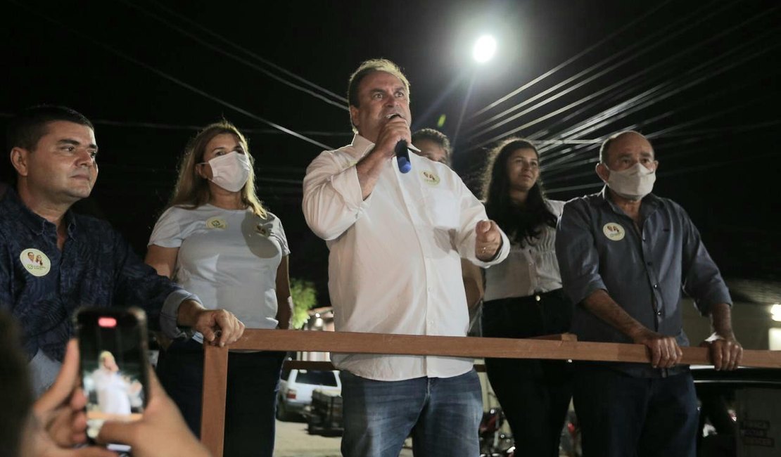Luciano Barbosa se reúne com ambulantes para discutir propostas para a categoria