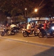 Grupo protesta contra liberação de acusado de atropelar motociclista