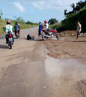 Acidente entre  motocicletas deixa duas pessoas feridas na AL-115, em Arapiraca