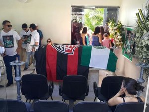 Vítimas de tragédia com voo da Chape são sepultadas em todo o Brasil